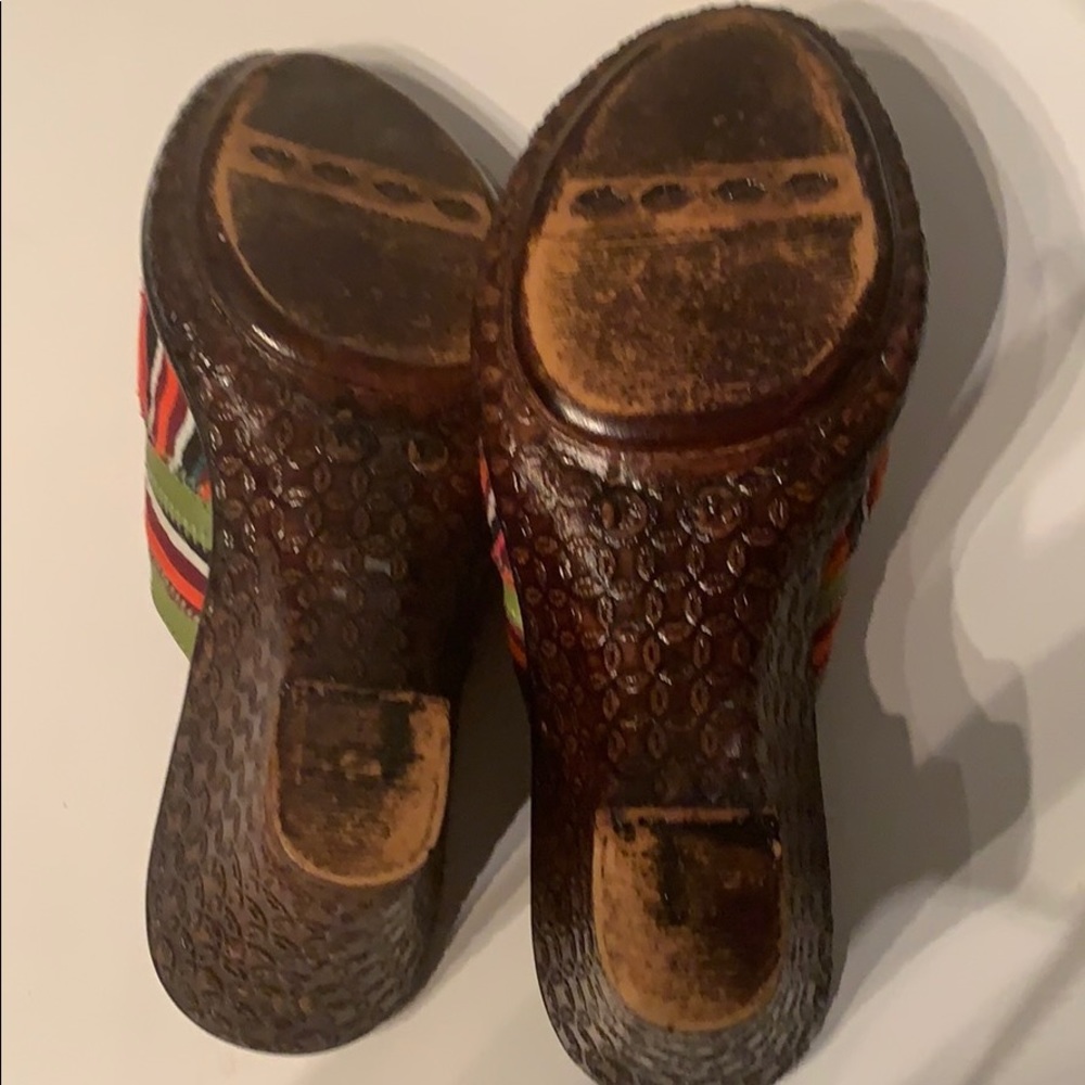 Multi-colored fun sandals - Picture 3 of 6